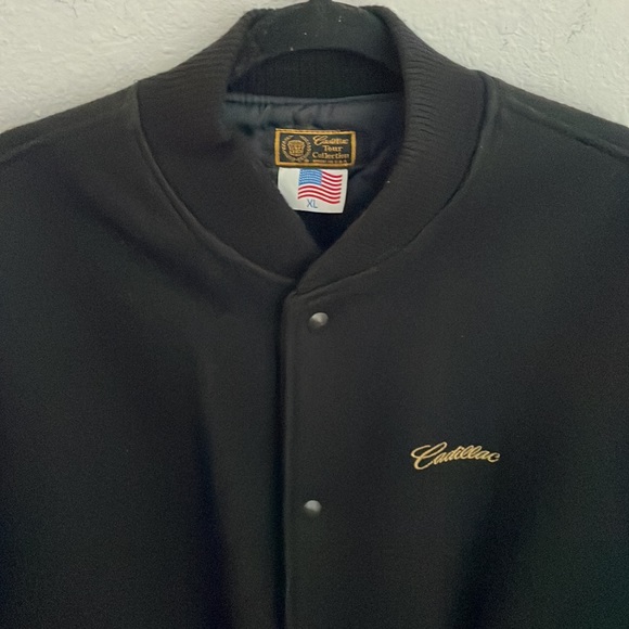 ❌SOLD❌ Vintage Cadillac Jacket⭐️ - Picture 5 of 15